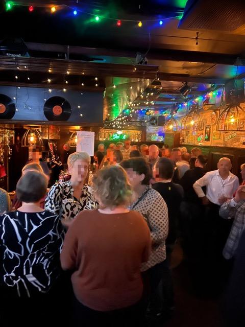 Borculo-cafe-de-rebel-derebel-Hofstraat-Borculo-datingsite-datingoost-dating-oost-datingsite-datingbureau-achterhoek-gelderland-oost-nederland-oostnederland-relatiebureau-singleparty-singolescafe-singlesavond-ontmoetingsavond-singlesborrel-datingsite-oosten-matchmaker-relatiebemiddelingsbureau-relatiebemiddeling-bemiddelingsbureau-online-daten-dating-datingavond-vrijgezel-alleenstaand-single-singles-singlesavond-meino-janszen-gemeenteraad-borculo